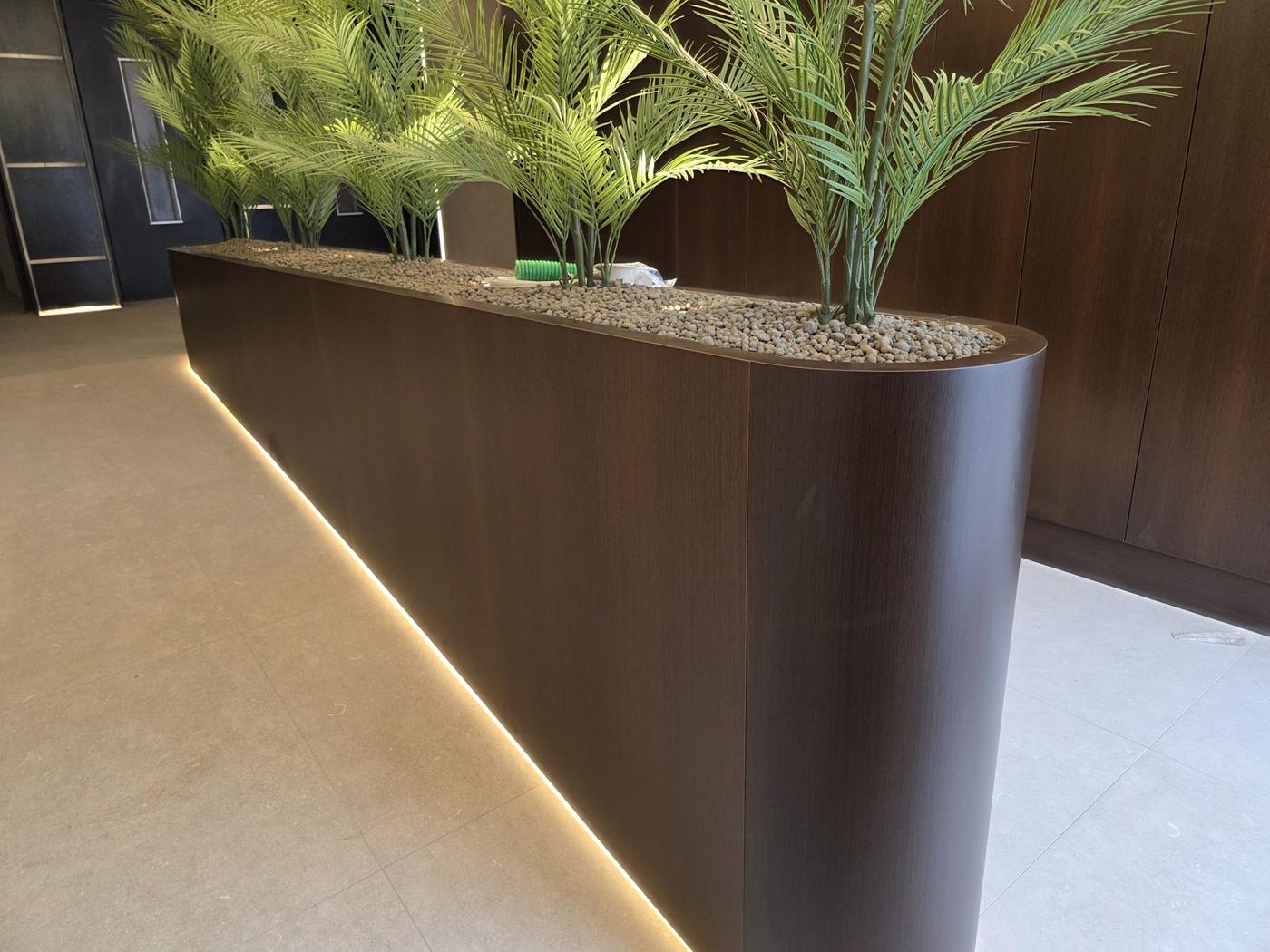 Détail de la jardinière en wengé